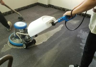 東莞清潔公司解讀 工廠日常清潔與保潔中，刷地機是不可或缺的利器